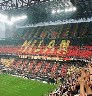 terrain et supporters de ac milan